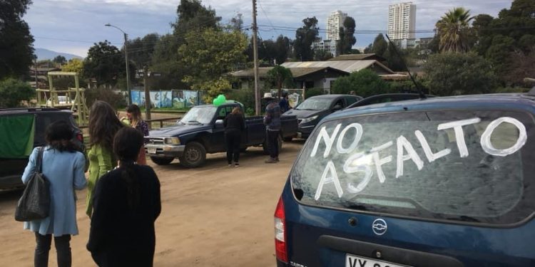 Vecinos de Los Romeros emplazan a concejales de Concón a no aprobar contrato de adjudicación de proyecto de pavimentación en el sector