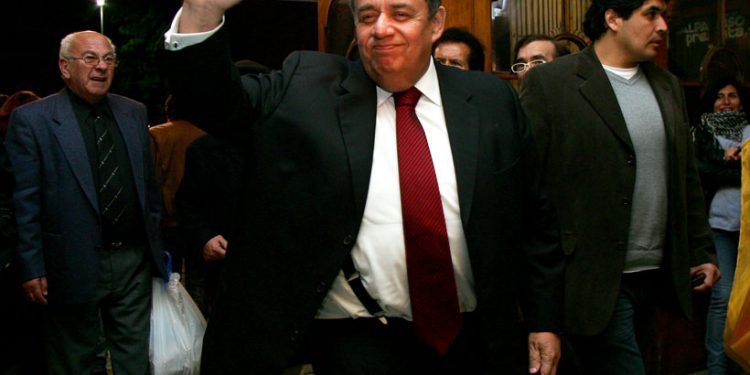 Exalcalde de Valparaíso, Hernán Pinto, se mantiene internado en la UCI por neumonía