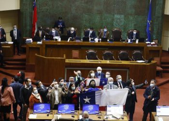 Plantean que fractura de la derecha hizo posible la aprobación del proyecto de retiro del 10% de los fondos de pensiones