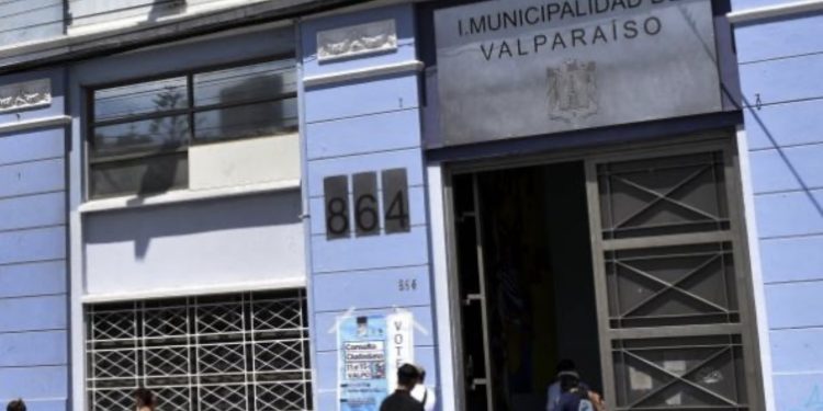 Nombramiento de nueva administradora municipal de Valparaíso es cuestionada por multigremial de trabajadores