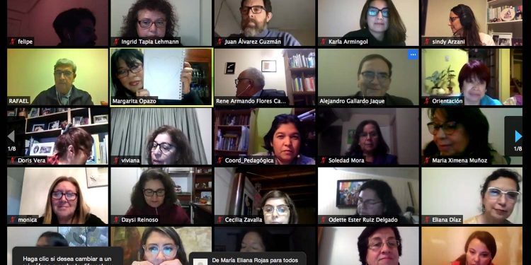 Más de 400 orientadores de todo Chile participaron en conversatorios virtuales realizados por la UPLA