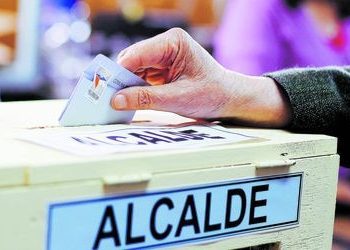 Gobierno desecha veto y promulga ley que limita la reelección de autoridades en el último día de plazo