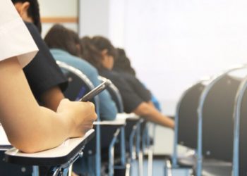 Colegio de Profesores y diputados de la Comisión de Educación dan a conocer proyecto que regula el retorno seguro a clases presenciales