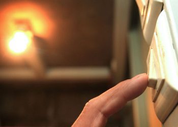 Veto presidencial al proyecto de Servicios Básicos es rechazado por la Comisión de Economía de la Cámara de Diputados