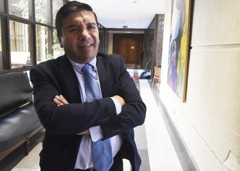 Diputado Velásquez fue detenido en Quillota por no portar permiso para desplazarse en cuarentena