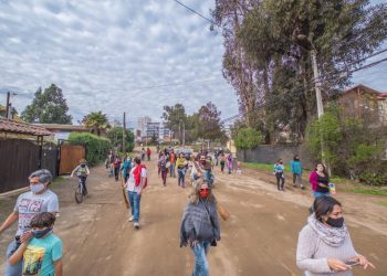 Rostros de la escena nacional rechazan pavimentación asfáltica en barrio Los Romeros de Concón