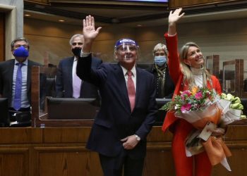 Marcela Sabat y Claudio Alvarado realizaron su juramento como nuevos senadores