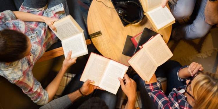 UPLA invita a estudiantes de enseñanza media a mejorar su comprensión lectora