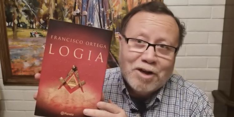 Waldo Carrasco invita a sumergirse en la obra del multifacético Francisco Ortega