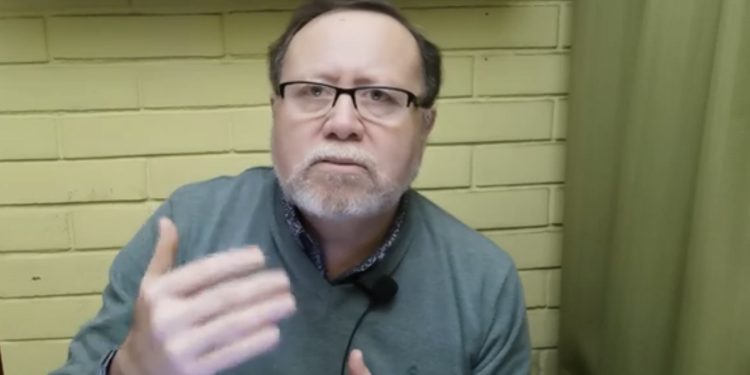 “Las lecciones maravimágicas de Lulú”, una mirada a la sacralización del libro según Waldo Carrasco 