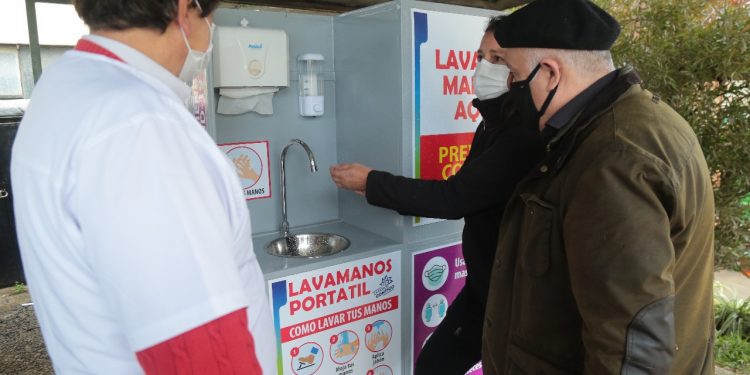 Covid-19: Municipalidad de Quilpué instala primeros lavamanos en el centro de la comuna