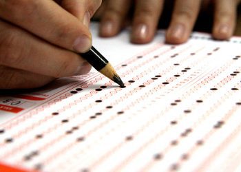 Educación asegura que habría una disminución marginal de inscritos en la prueba de transición