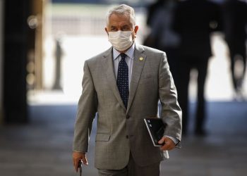 Covid-19: Comisión Chilena de Derechos Humanos se querella en contra de ministro de Salud por «negligente estrategia sanitaria»