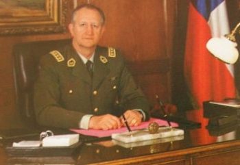 Exigen salida de Mario Rozas por homenaje de Carabineros a Rodolfo Stange