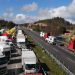 Masiva congestión vehicular en carreteras del país se registra debido a paro de camioneros