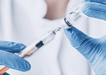 Director de Medicina UV y el Covid-19: “Hoy producir una vacuna o tener una alianza para adquirir dosis es casi lo mismo. No da mayor ventaja»