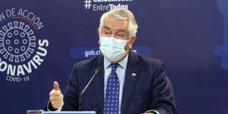 Fiscalía pide a la Corte Suprema que ordene a ministro Paris entregar documentos que negó en caso de muertes por COVID-19