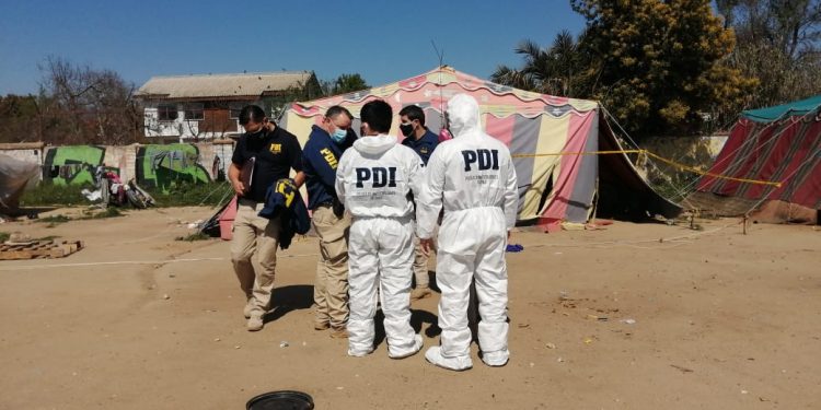 Pareja de joven fallecida en campamento gitano de Villa Alemana fue dejado en libertad pero será formalizado en diciembre por lesiones menores