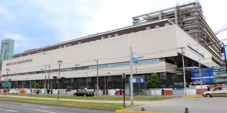 Paciente habría sido dada por muerta por Hospital Gustavo Fricke de Viña del Mar y espera hace 5 años una operación