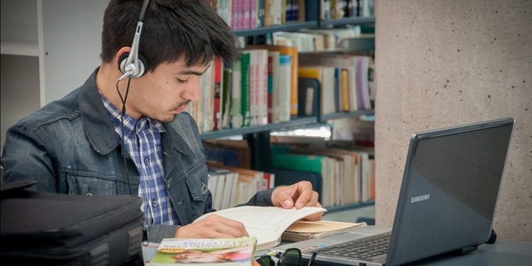 ¿Cómo potenciar la expresión corporal en sesiones virtuales con cámaras apagadas?