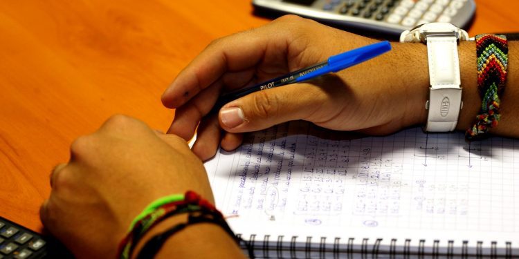 Especialista en Análisis de Datos advierte que enseñar estadística no puede centrarse en el uso de un software