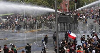 Contraloría formula cargos a 7 generales del Alto Mando de Carabineros por estallido social del 18 de octubre