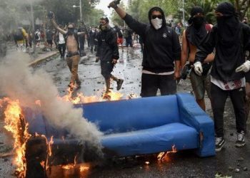 Diputados de CS proponen indultar a los condenados por delitos en el contexto del estallido social