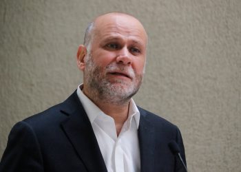 Graves amenazas contra sus padres son denunciadas por el senador Álvaro Elizalde