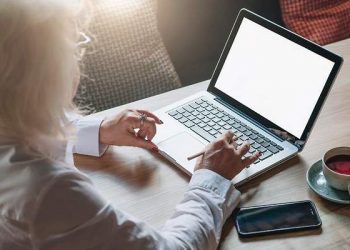 «Tercera Revolución Productiva»: académica UPLA advierte sobre cambios que el teletrabajo puede generar en los vínculos laborales