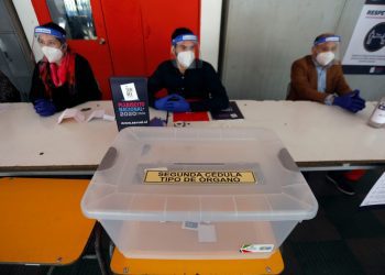 Realizarán controles sanitarios aleatorios a 20 metros de los locales de votación para evitar llegada de casos positivos de COVID-19