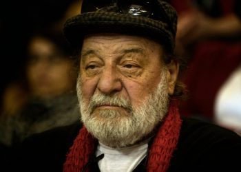 Patricio Manns y su negro presente: de duelo y con una deuda de 453 millones en clínica viñamarina