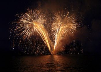 Rubro del turismo afirma que el espectáculo pirotécnico de Año Nuevo beneficiaría la reactivación económica de Valparaíso