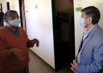 Establecimientos de larga estadía reabren sus puertas para retomar visitas a adultos mayores