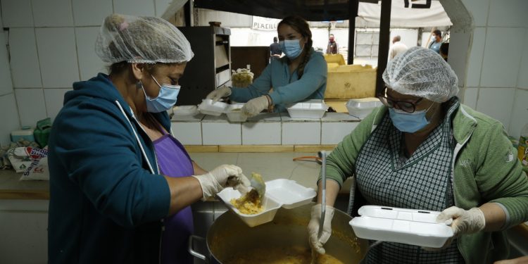 300 ollas comunes de la Región  de Valparaíso serán apoyadas con recursos aprobados por el CORE