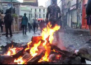 Con desórdenes e intentos de saqueo terminó jornada de manifestaciones por el 18-O en la Región de Valparaíso