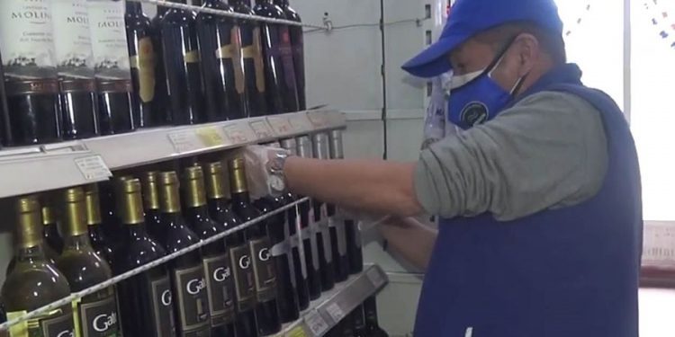 Reponedor de supermercado de El Tabo es un destacado científico japonés