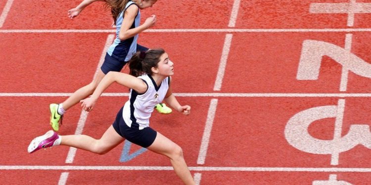 Bebidas energéticas no son seguras para niños deportistas afirma especialista de la UPLA