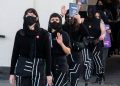 Colectivo Las Tesis realiza simbólico «funeral» de la Constitución en Valparaíso