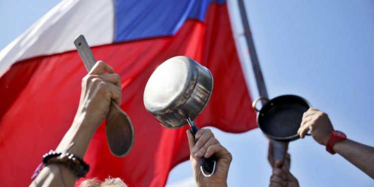 Universidad porteña elabora manual de acompañamiento a víctimas en el proceso penal contra agentes del Estado de Chile