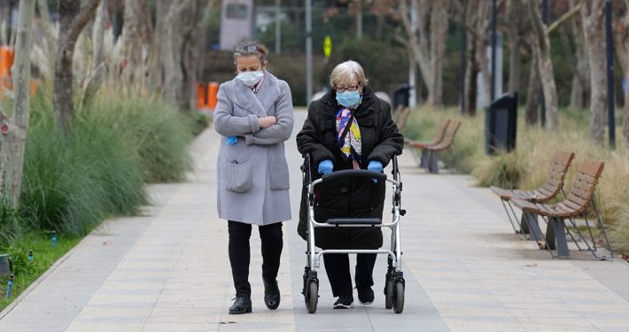 Edades sin etiquetas: buscan eliminar estereotipos asociados a la vejez