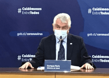 Investigación por muertes en pandemia: ministro Paris asegura que la Fiscalía «entorpece» la labor del Minsal