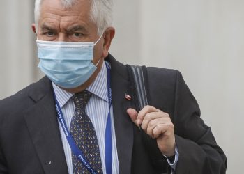 PDI incauta correos electrónicos del Minsal en oficinas de Entel