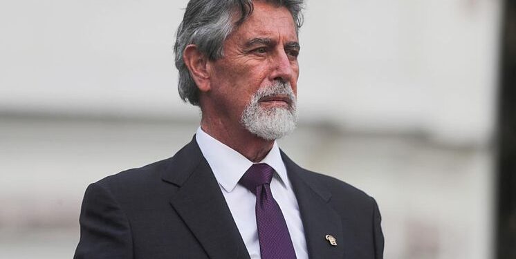 Perú tiene su tercer presidente en ocho días: Francisco Sagasti
