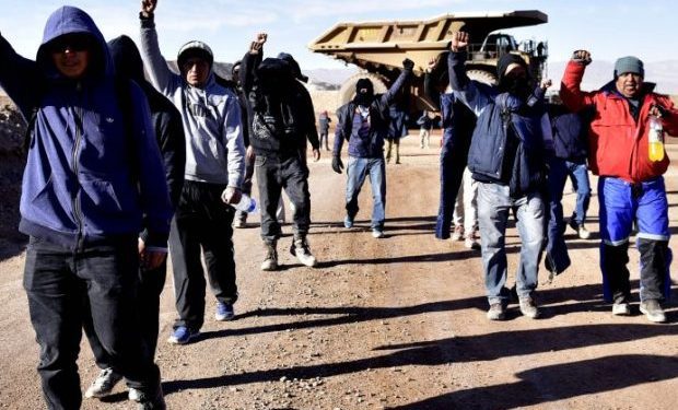 Recibirán 17,5 millones: mineros de Candelaria aceptan bono y bajaron la huelga