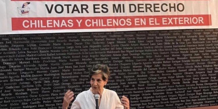 Senadora Allende reiteró su respaldo a ampliar el derecho a sufragio de chilenas y chilenos en el exterior