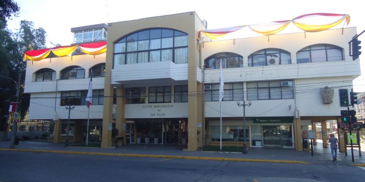 Presuntas irregularidades en Municipalidad de San Felipe son denunciadas por alcalde suplente