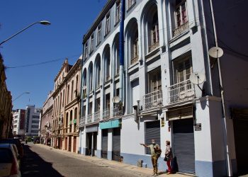 Con intervención en edificios patrimoniales de calle Cochrane comenzó proyecto para recuperar fachadas en Barrio Puerto de Valparaíso