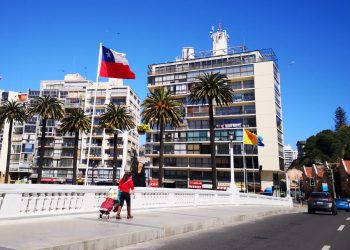 Académico se refiere el perfil que debieran tener los próximos constituyentes