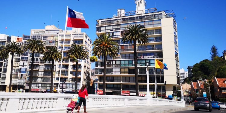 Académico se refiere el perfil que debieran tener los próximos constituyentes