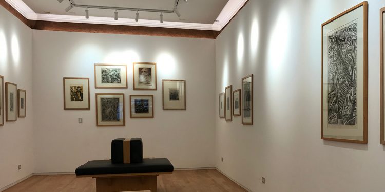 Destacadas grabadoras presentan sus obras en conversatorio organizado por museo de la UPLA